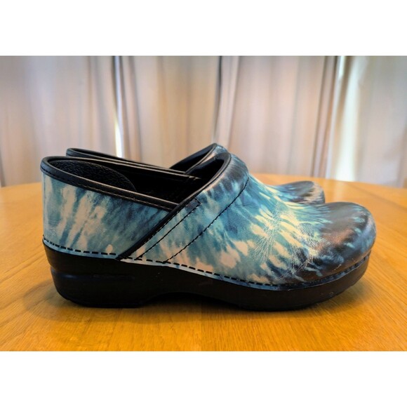 Dansko Womens Blue Tie Dye Professional Nurse Clogs Size 38 EU 7.5-8 US - Picture 2 of 9